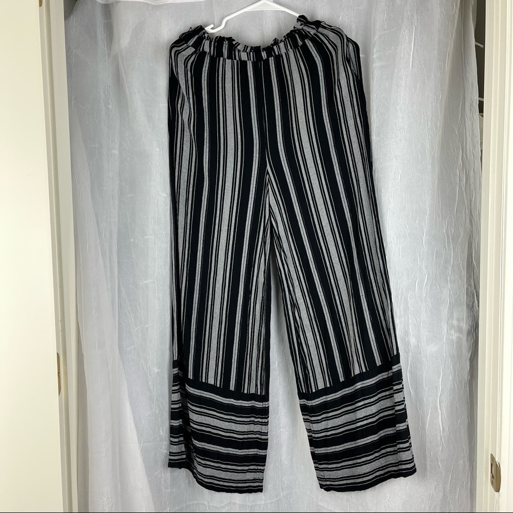 American Eagle smocked leisure slacks